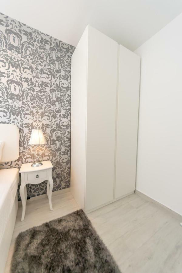 City Apartment Marlo Zadar Bagian luar foto
